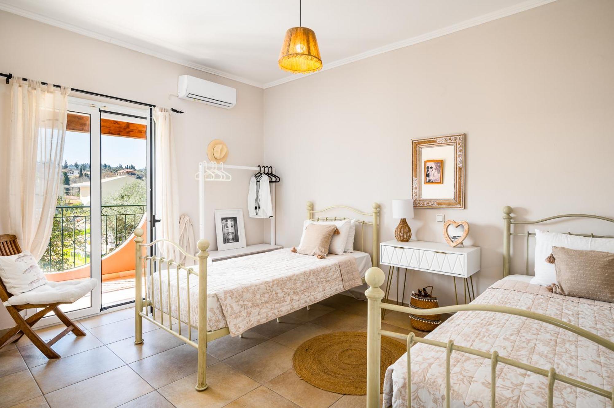 Seaside Ipsos Apartment By Konnect エクステリア 写真